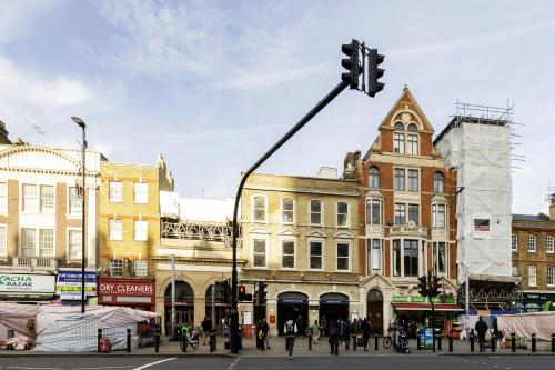 299A & 303A Whitechapel Road, Whitechapel, London, E1