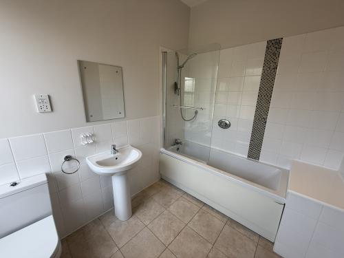 Flat B Sutton Wick House, 18 Sutton Wick Lane, Drayton, Abingdon, OX14