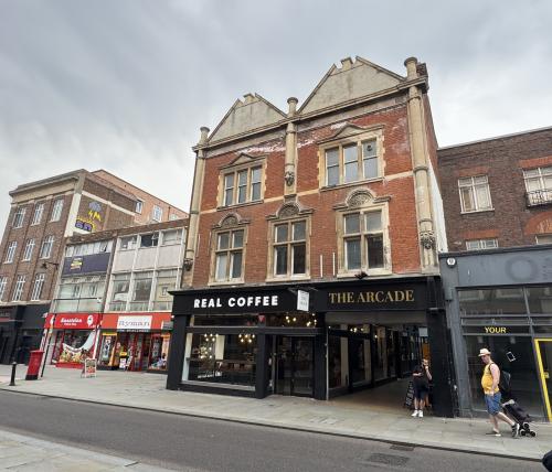 Suites 9A & 9B The Arcade, Market Hall, Bedford, MK40