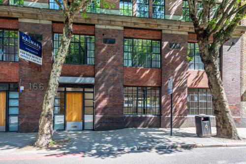 166B Tower Bridge Road, Bermondsey, London, SE1