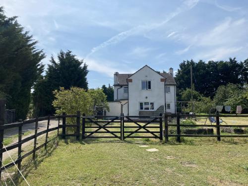 The Lodge, Holland Road, Spanby, Sleaford, NG34