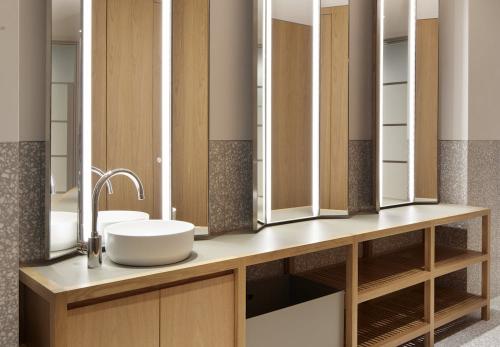 Olivers Yard, Islington, London, EC1Y
