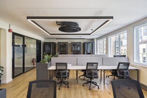 192-198 Vauxhall Bridge Road, Victoria, London, SW1V