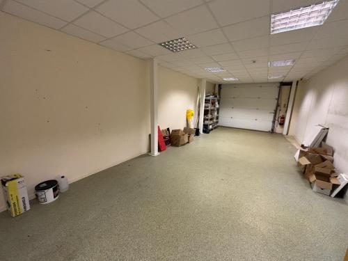 Unit 4 Westlink, Belbins Business Park, Cupernham Lane, Romsey, SO51