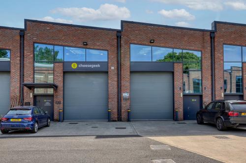 Unit 108, Rainbow Industrial Estate, Raynes Park, London, SW20