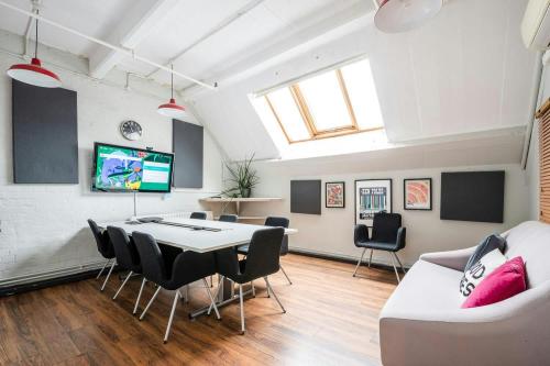 12-18 Hoxton Street, Shoreditch, London, N1