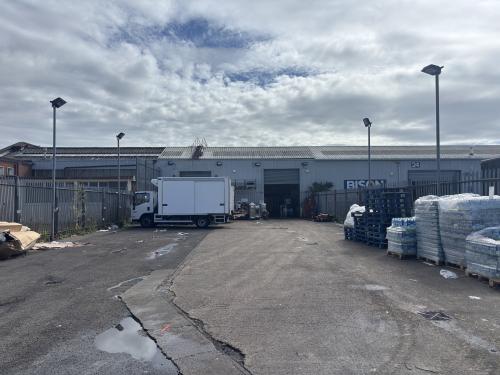 Unit 25, Sundon Industrial Estate, Dencora Way, Luton, LU3
