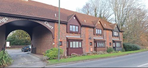 8 Kings Court, Horsham, RH13