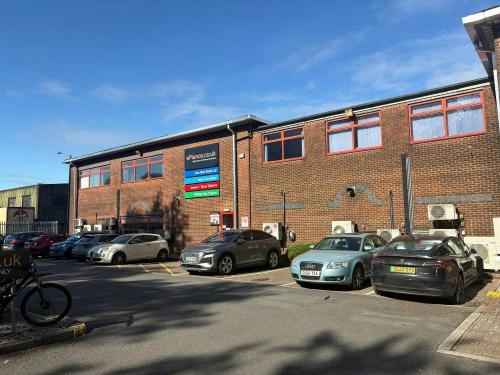 Unit 6 & The Link, Canada Close, Banbury, OX16