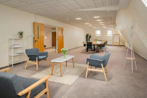 London North Studios, The Ridgeway, Mill Hill, London, NW7