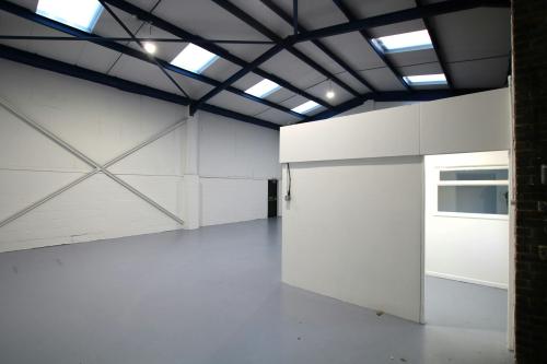 Unit 6, Ebblake Industrial Estate, Forest Close, Verwood, BH31