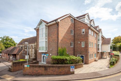Vacant Unit Nightingale Primary Care Centre, 90-92 Butlers Green Road, Haywards Heath, RH16