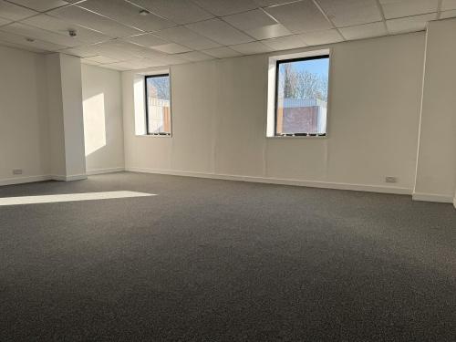 Unit 15, Saxon Way Trading Centre, Saxon Way, Harmondsworth, West Drayton, UB7