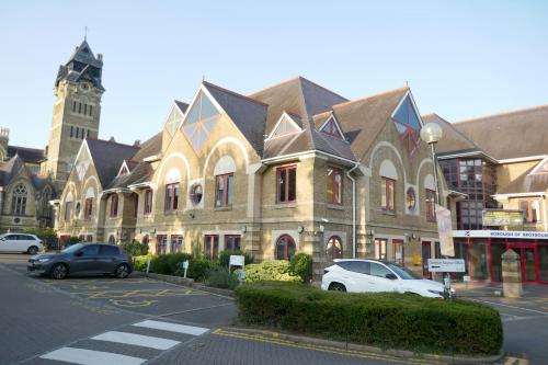Borough Offices, Bishop's College, Churchgate, Cheshunt, EN8