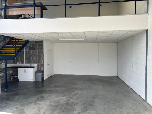 Unit 15, Glenmore Business Park, Chichester-By-Pass, Chichester, PO19