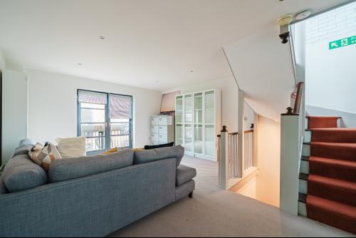 3 Gloucester Yard, 121-123 Gloucester Road, North Laine, Brighton, BN1