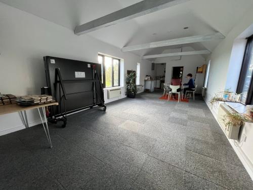River Barn & Cart Lodge Peninsula Business Centre, Vicarage Lane, Wherstead, IP9