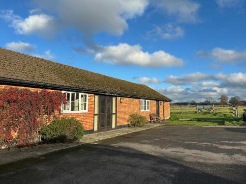 The Coach House & The Shires, Woods Farm, Wokingham, RG40