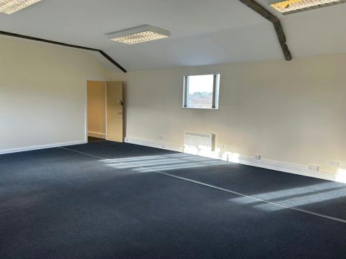 The Coach House & The Shires, Woods Farm, Wokingham, RG40