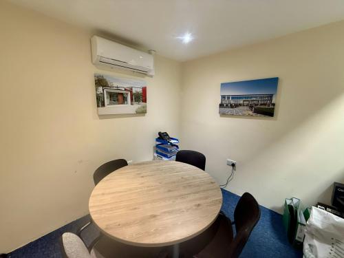 Unit 7, Chantry Park, Cowley Road Nuffield Industrial Estate, Poole, BH17