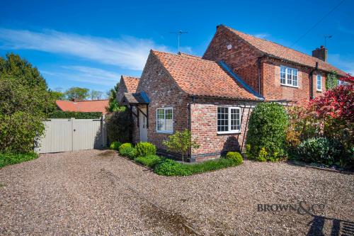 27 Rectory Lane, Gamston, Retford, DN22