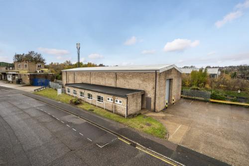 Unit A, Redlands, Coulsdon, CR5