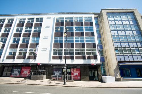 100-101 Queens Road, Brighton, BN1