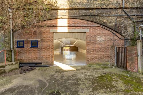 Arch 440, Institute Place, Hackney Downs, London, E8