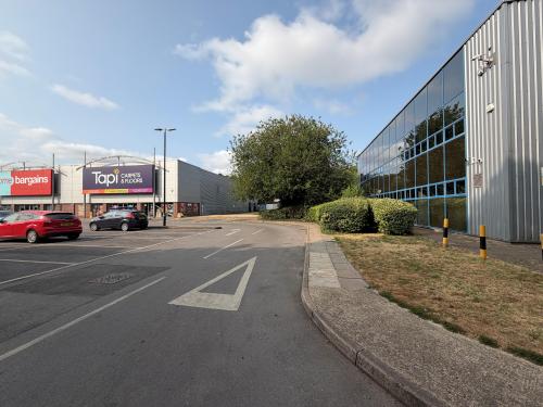Unit C2, Knaves Beech Industrial Estate, Knaves Beech Way, Loudwater, High Wycombe, HP10