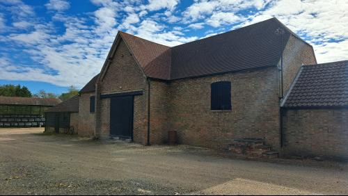The Mill Barn, Medbury Farm, Medbury Lane, Elstow, Bedford, MK42