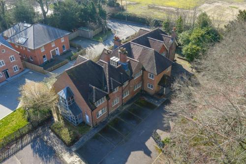 Four Chimneys, Winton Close, Winchester, SO22