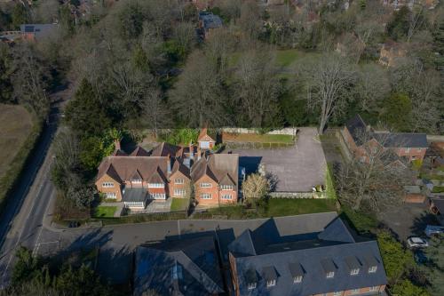 Four Chimneys, Winton Close, Winchester, SO22