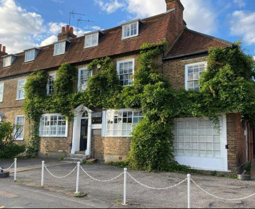 Vine House, 41 Portsmouth Road, Cobham, KT11