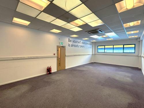 Unit 15, Fleetsbridge Business Centre, Poole, BH17