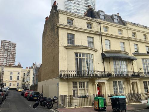 51 Regency Square, Brighton, BN1