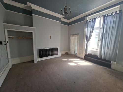 51 Regency Square, Brighton, BN1
