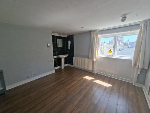 51 Regency Square, Brighton, BN1