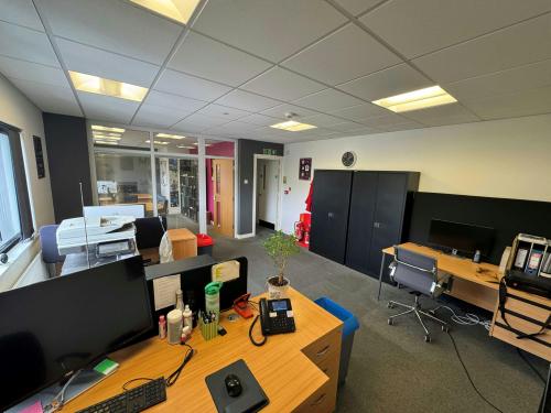Unit 6, The Gate Centre, Brentford, TW8