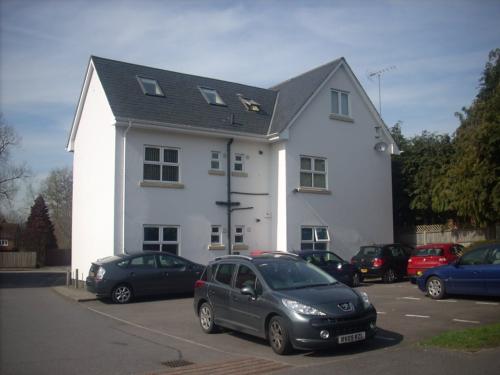 1 Hartdene House, Bridge Road, Bagshot, GU19
