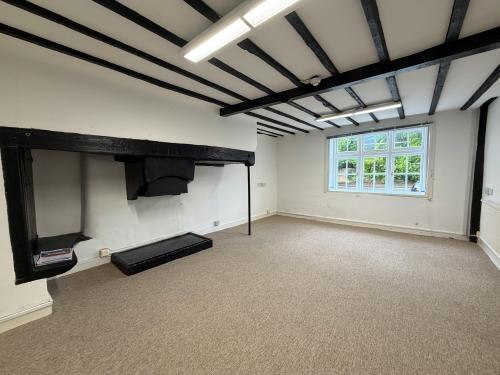 Red Lion House, Bentley, Farnham, GU10