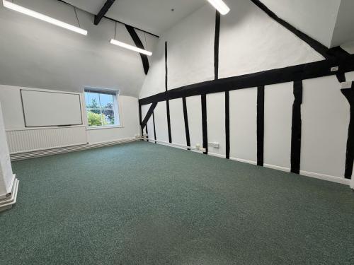 Red Lion House, Bentley, Farnham, GU10