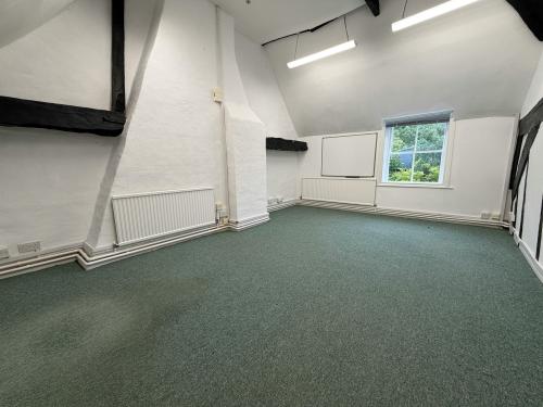 Red Lion House, Bentley, Farnham, GU10