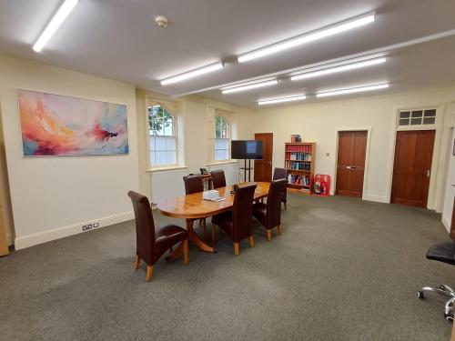 The Old Court House, Office, 19 Market Square, Stony Stratford, Milton Keynes, MK11
