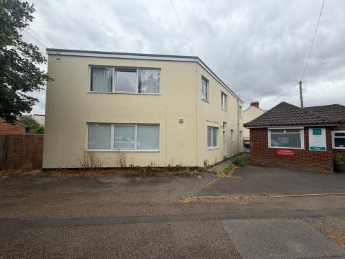 32 Avebury Avenue, Tonbridge, TN9