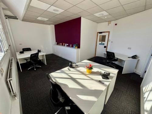 Showroom Workstation, 15 Paternoster Row, Sheffield, S1