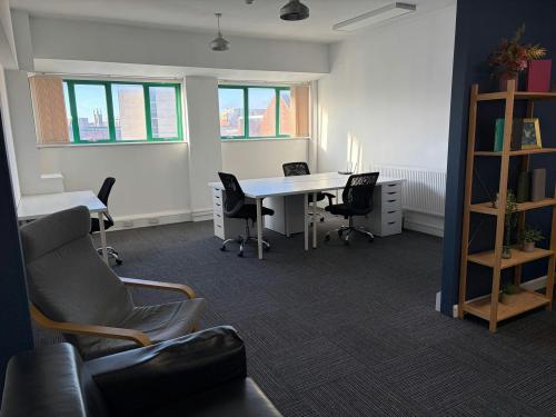 Showroom Workstation, 15 Paternoster Row, Sheffield, S1