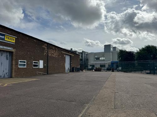 Unit 7, Watford Business Park, Caxton Way, Watford, WD18