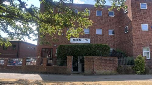 40-42 Chigwell Lane, Loughton, IG10