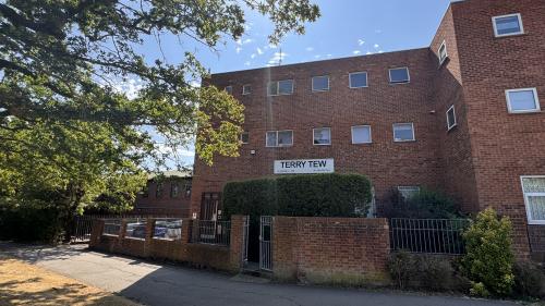 42 Chigwell Lane, Loughton, IG10