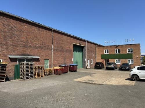 Unit 22, Cosgrove Way, Luton, LU1